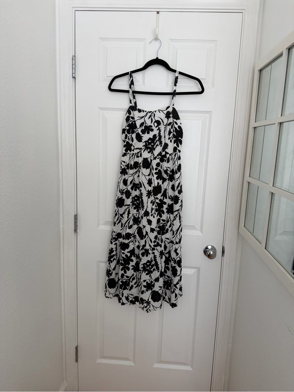 Evereve Black & White Floral Midi Sundress